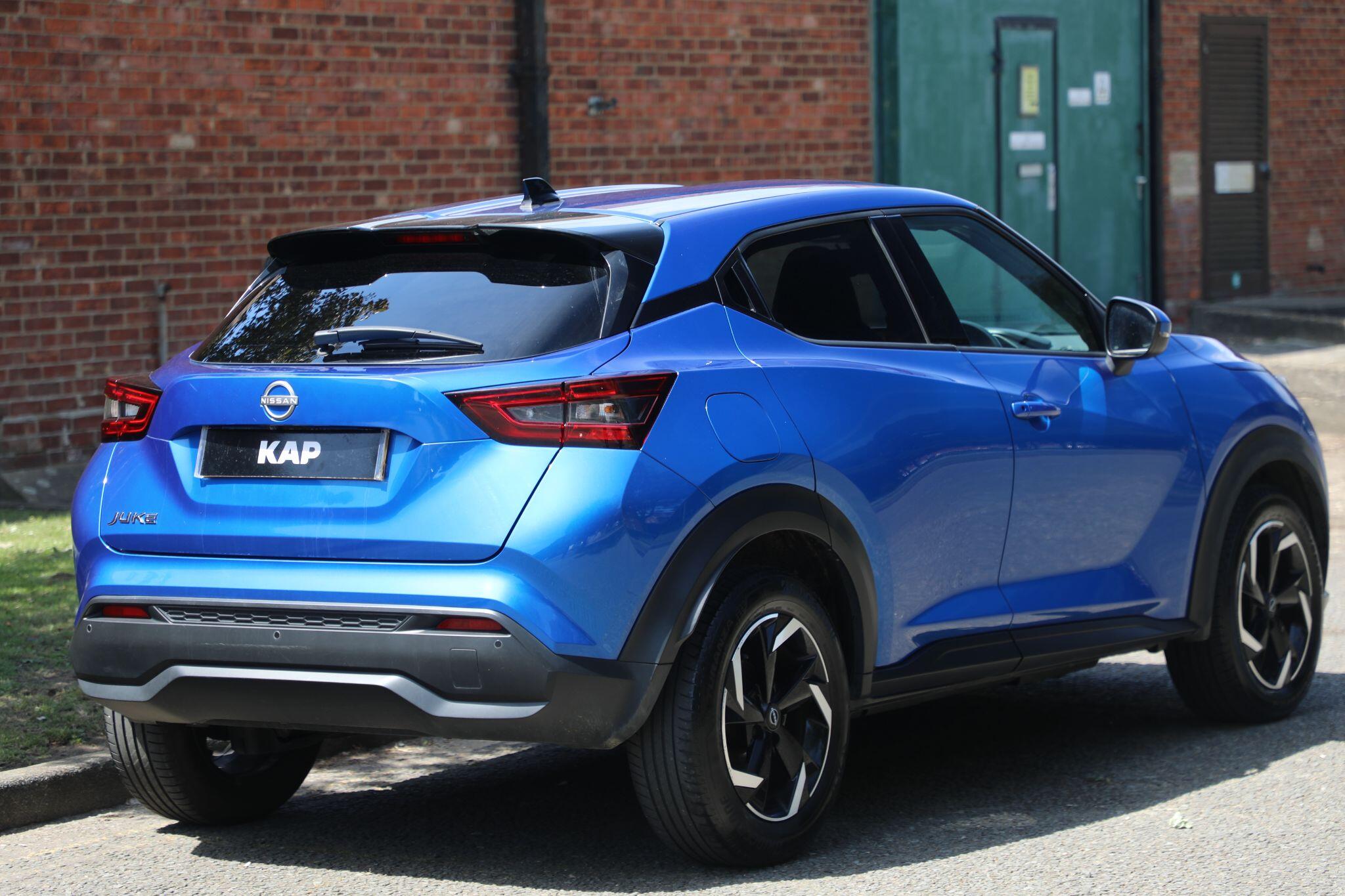 Large vehicle image
